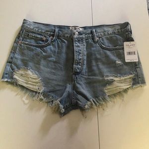 Free People - Destroyed casual denim shorts